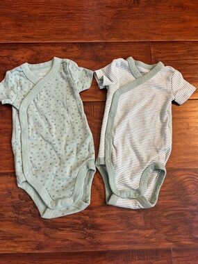 ⭐️⭐️PICK 5 / $20 Simple Joys (2) Soft Sage Infant One-Piece Bodysuit 0-3M